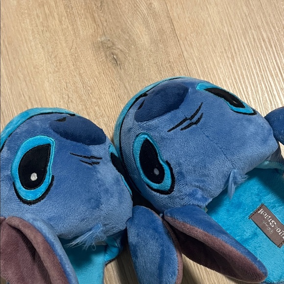Disney Stitch Kids Slippers - Picture 7 of 7